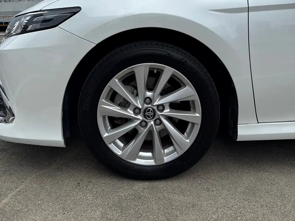 Toyota Camry 2021 2.0G Luxury