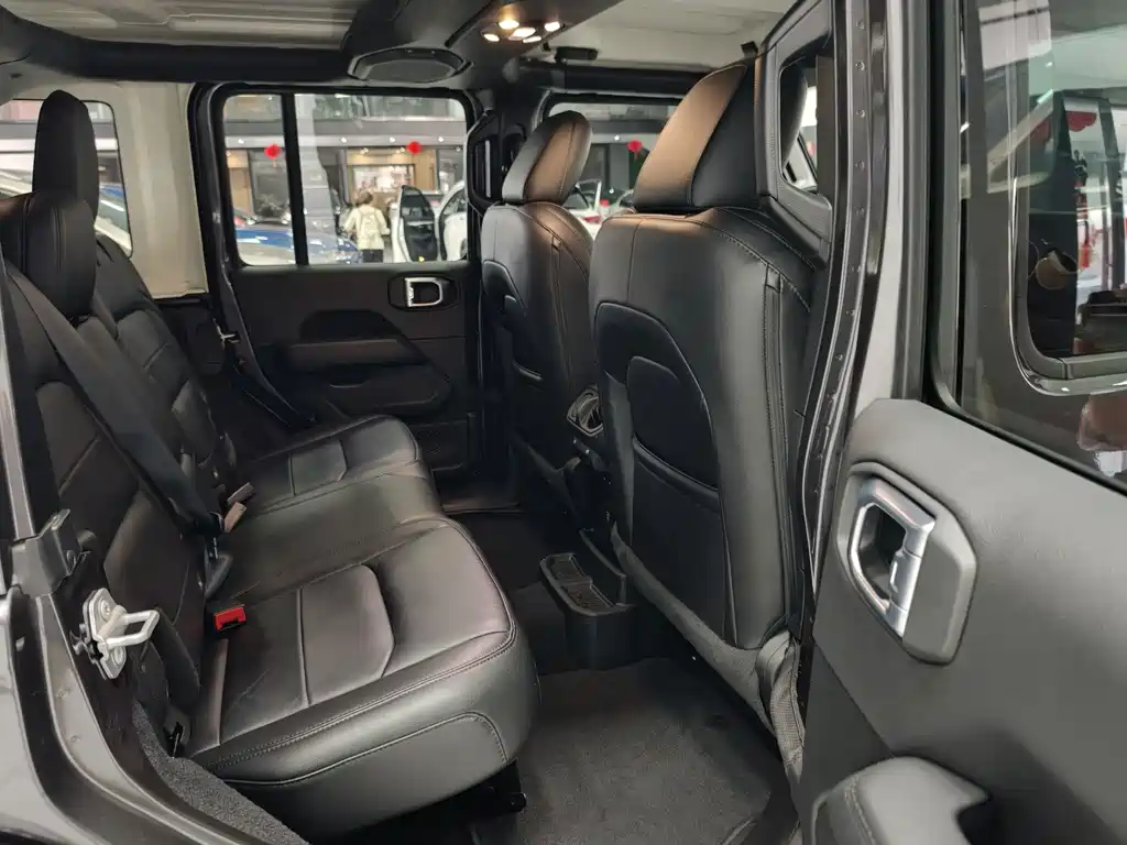 Jeep Wrangler — миниатюра 18