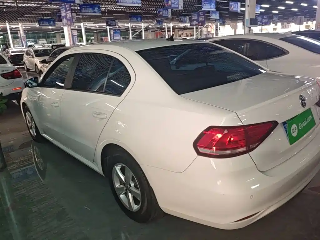 Volkswagen Lavida — миниатюра 5
