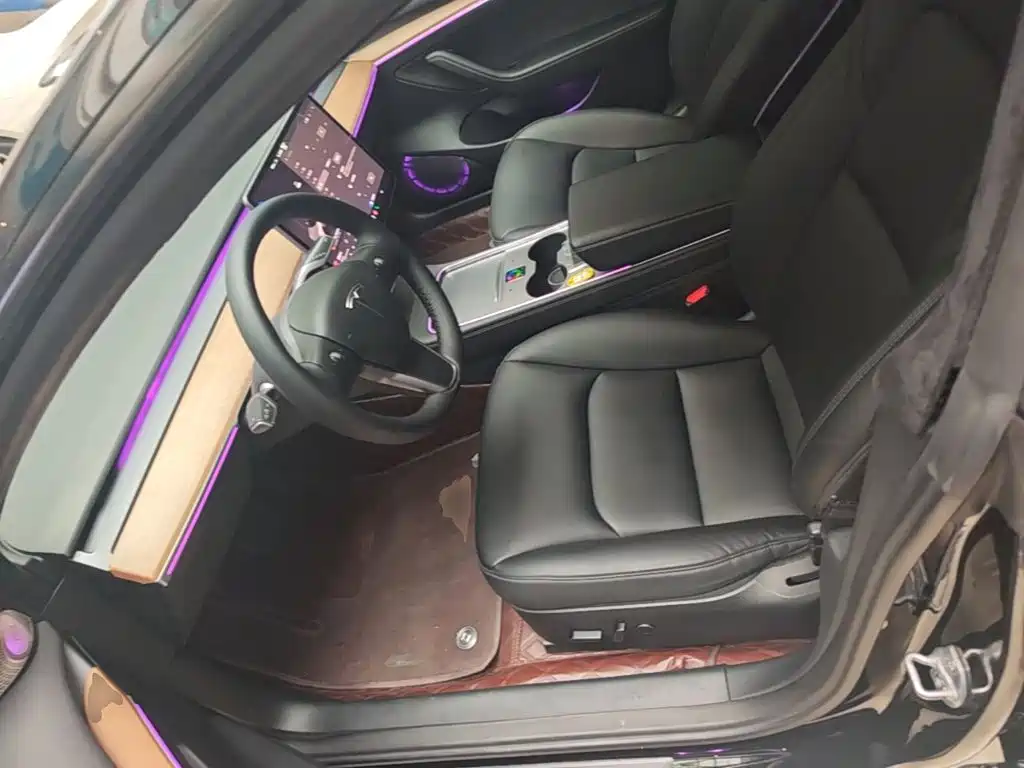 Tesla Model 3 — миниатюра 15