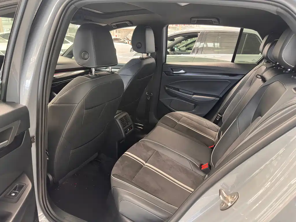 Volkswagen Golf — миниатюра 9