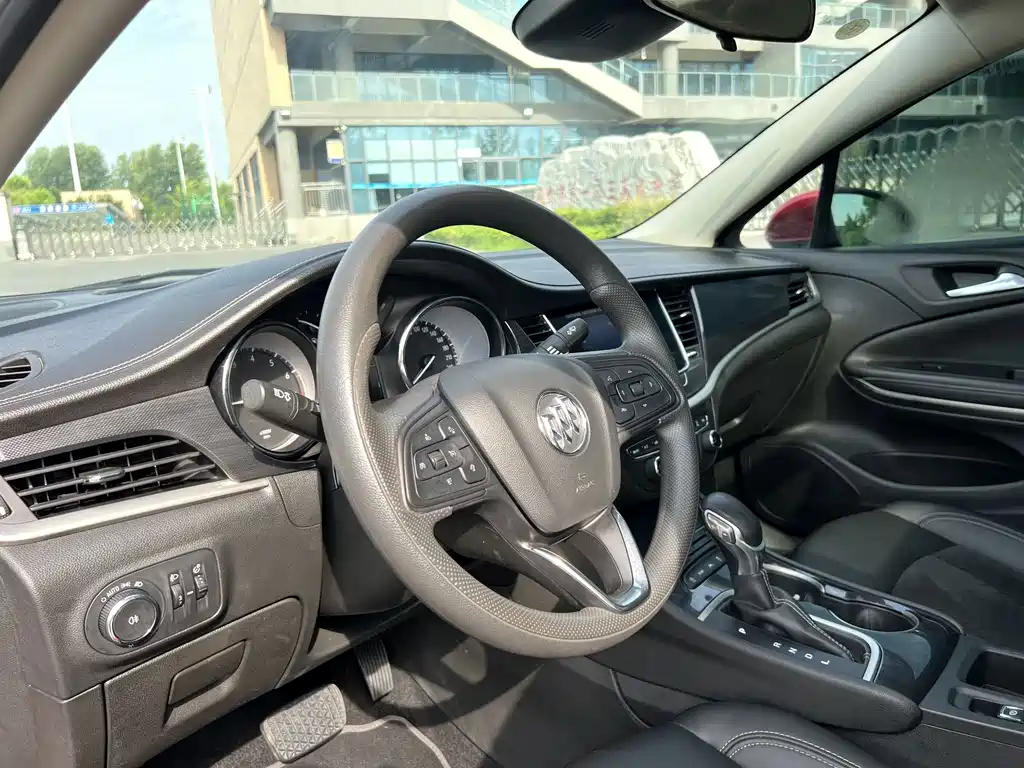 Buick Verano — миниатюра 10