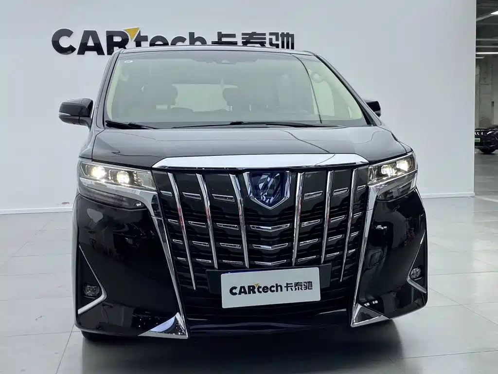 Toyota Alphard — миниатюра 10
