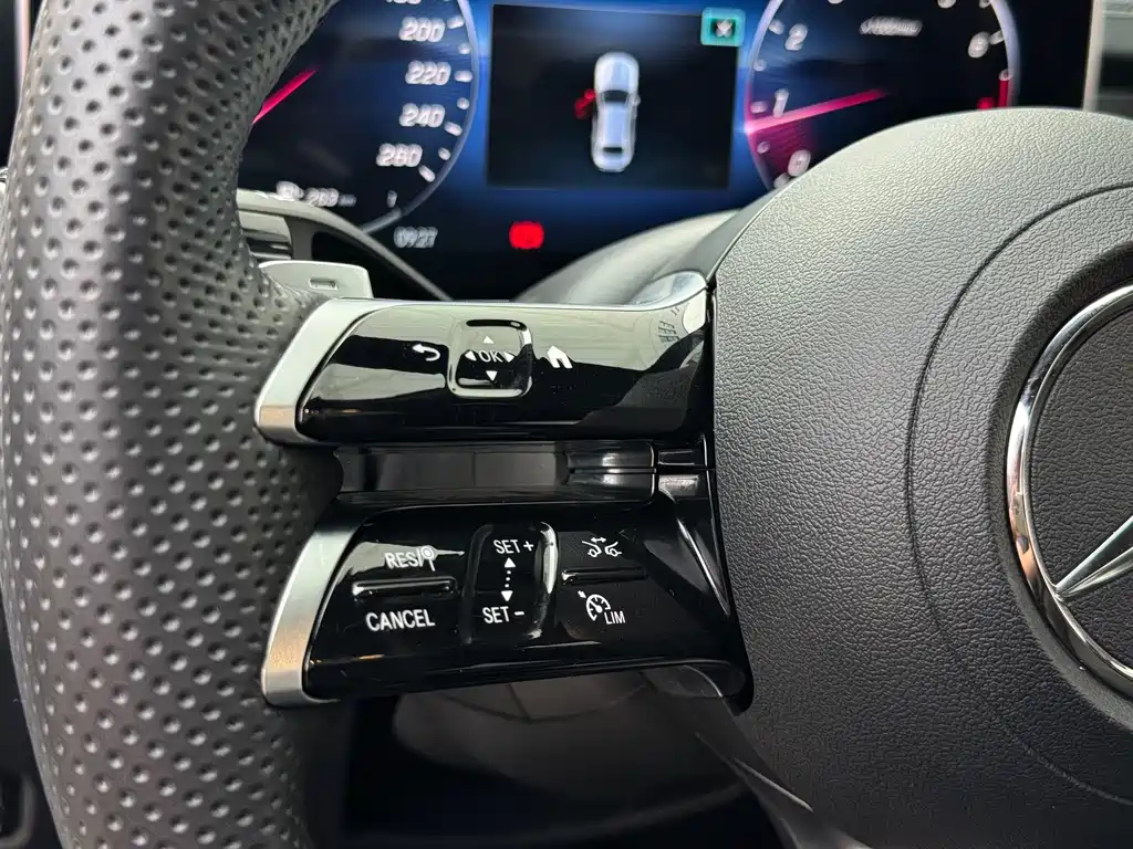 Mercedes-Benz C-Class — миниатюра 16