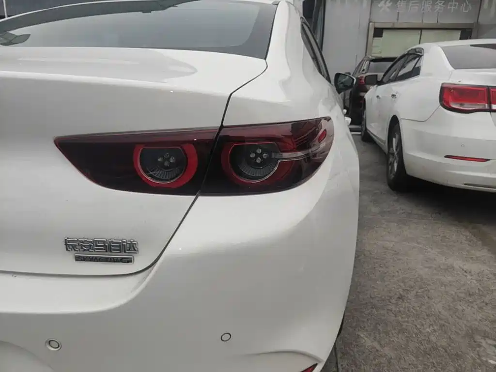 Mazda 3 Axela — миниатюра 8