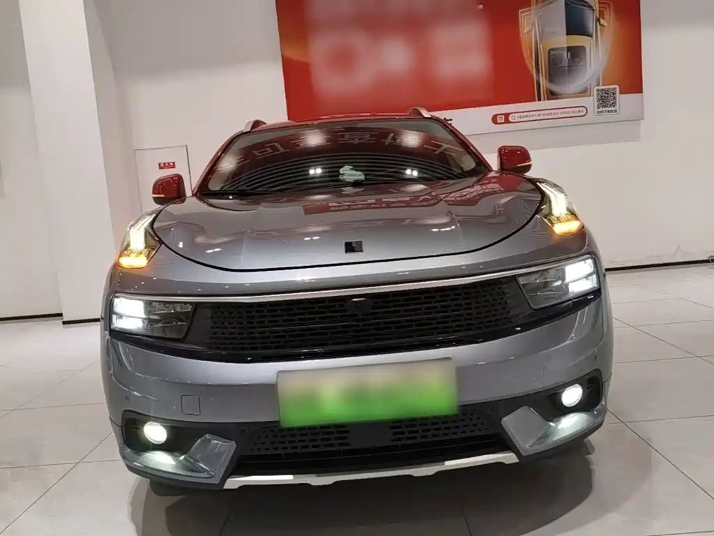 Lynk & Co 01 EM-P — миниатюра 3