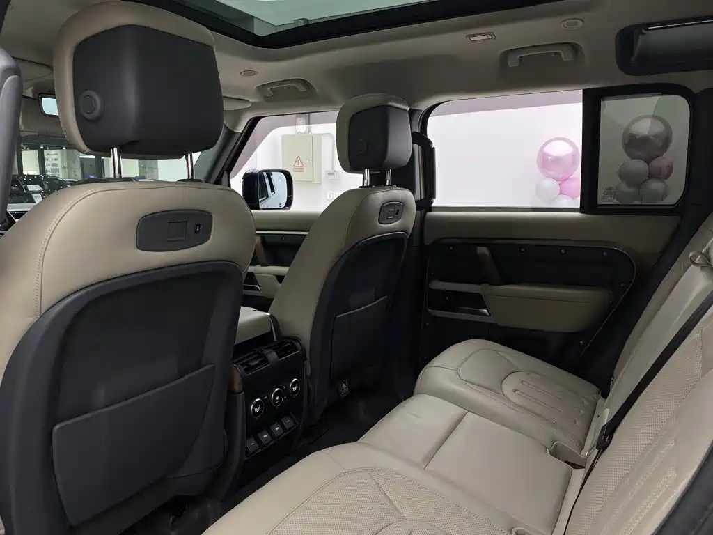 Land Rover Defender — миниатюра 27