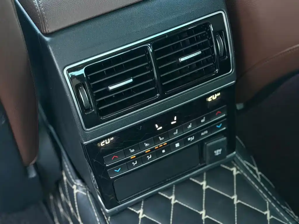 Jaguar XFL — миниатюра 11
