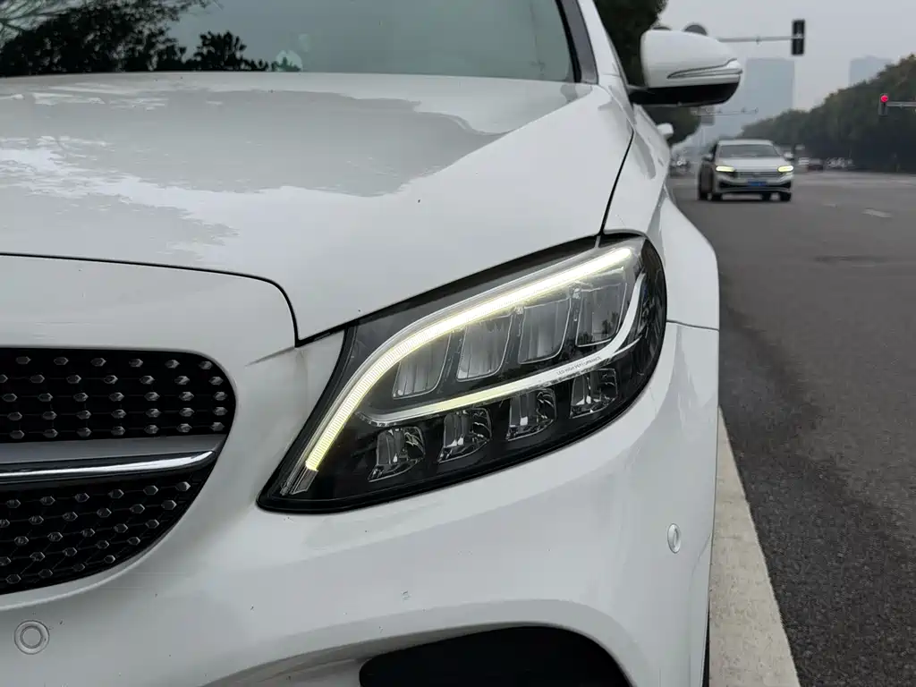 Mercedes-Benz C-Class — миниатюра 3