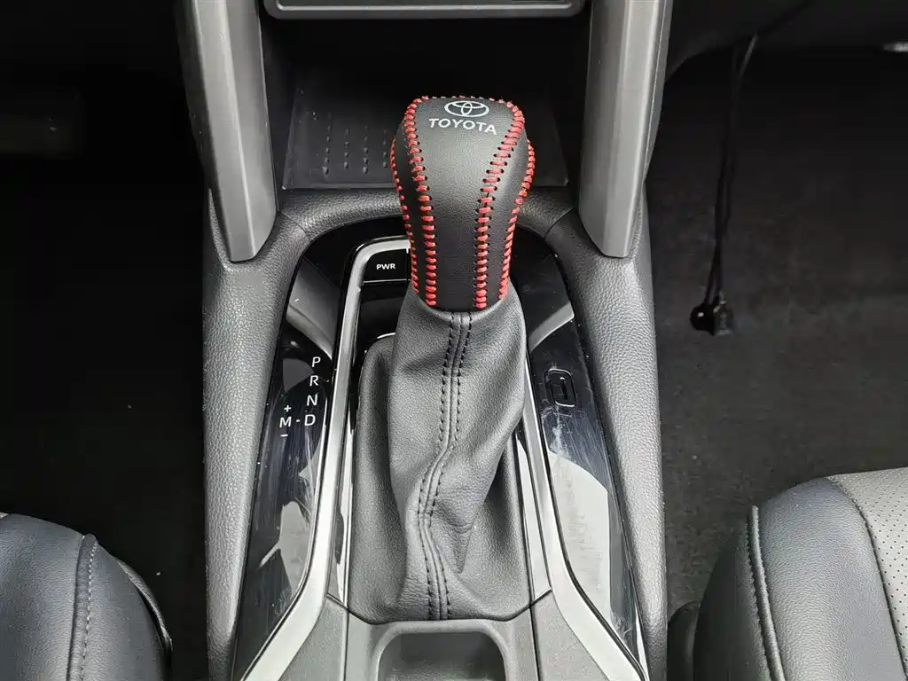 Toyota Frontlander 2.0L CVT Luxury Edition, фото 12