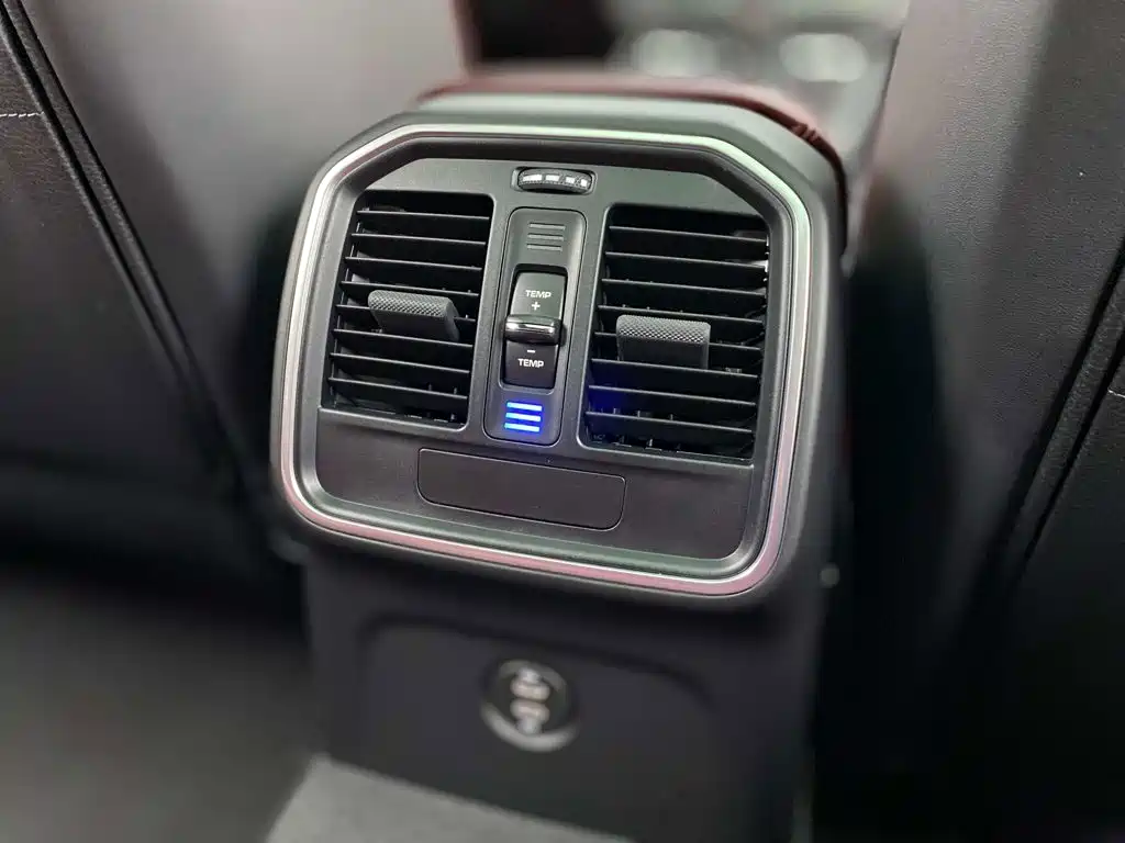 Porsche Macan — миниатюра 25