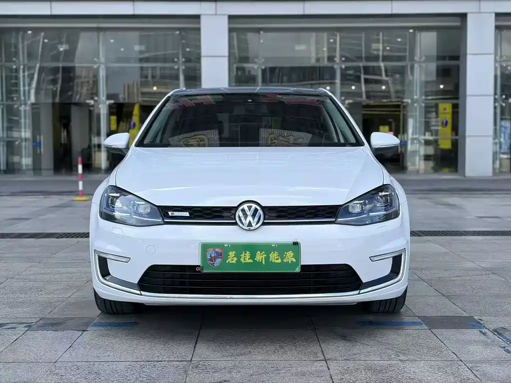 Volkswagen Golf EV — миниатюра 2