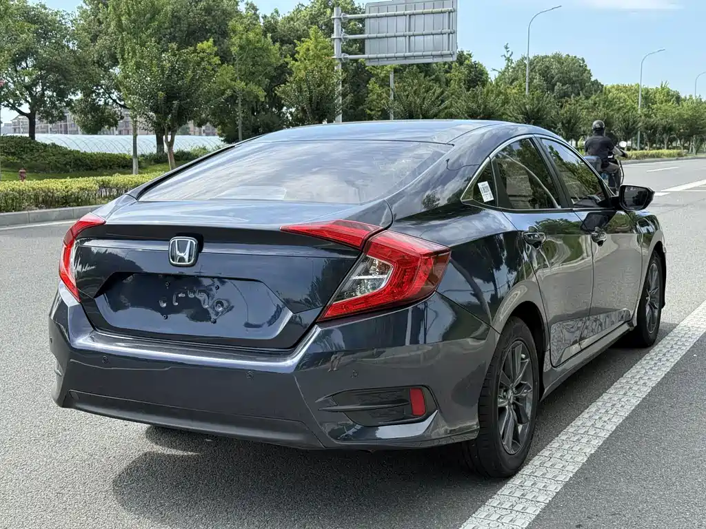 Honda Civic — миниатюра 9