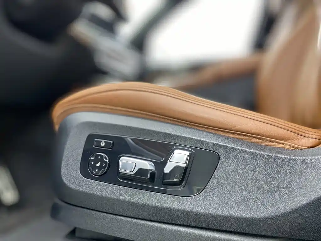 BMW X7 — миниатюра 28