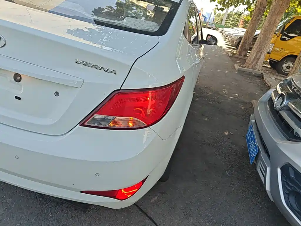 Hyundai Verna — миниатюра 8