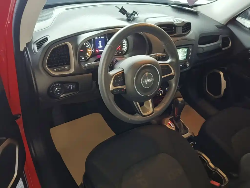 Jeep Renegade — миниатюра 10