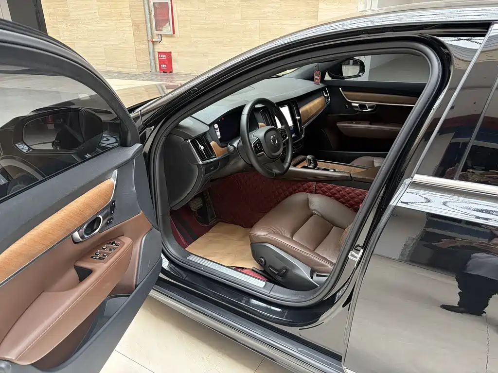 Volvo S90 — миниатюра 4