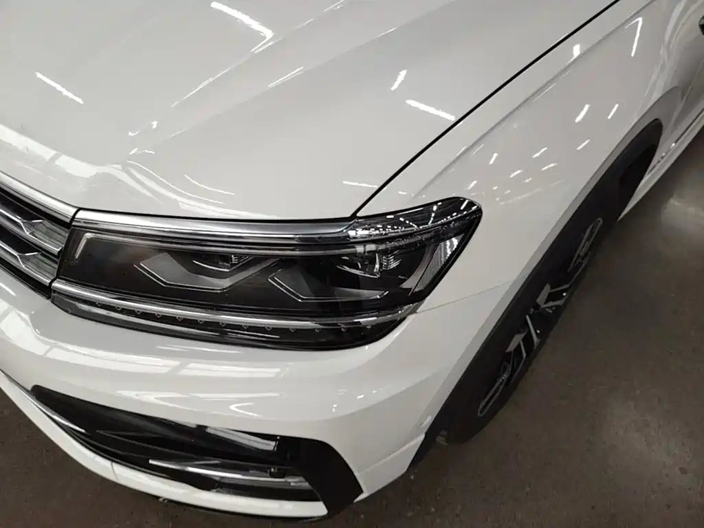 Volkswagen Tiguan L — миниатюра 24