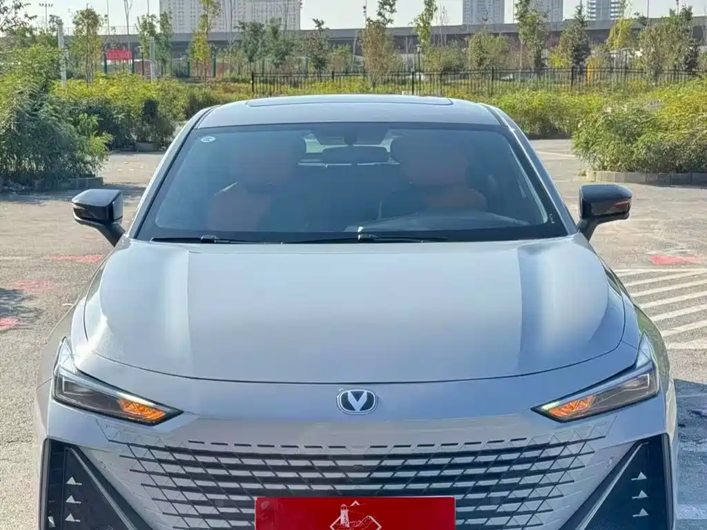 Changan UNI-V iDD — миниатюра 2
