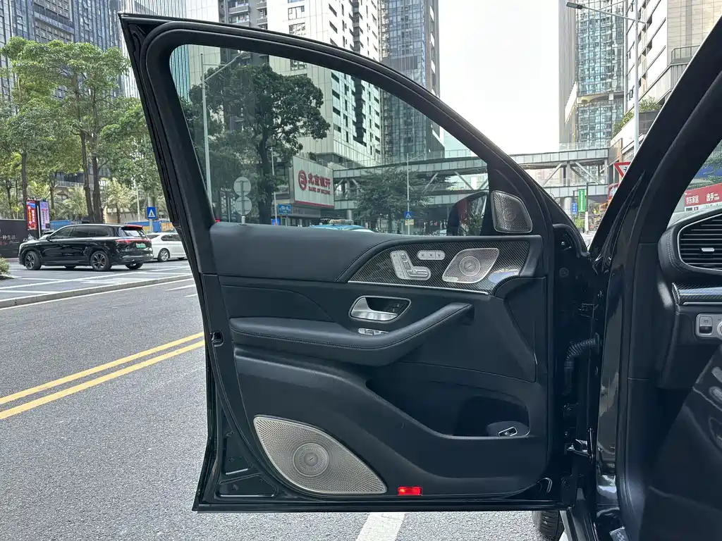 MERCEDES-BENZ GLS AMG