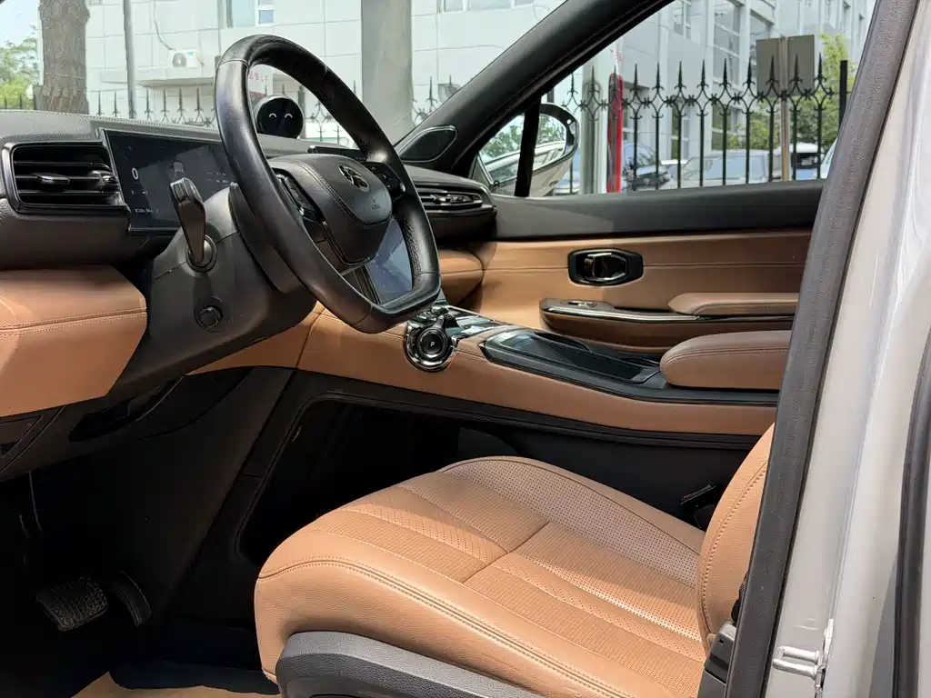 NIO ES8 2022 75kWh мест