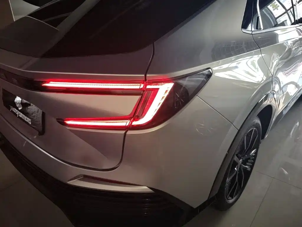 Honda e:NP2 — миниатюра 8