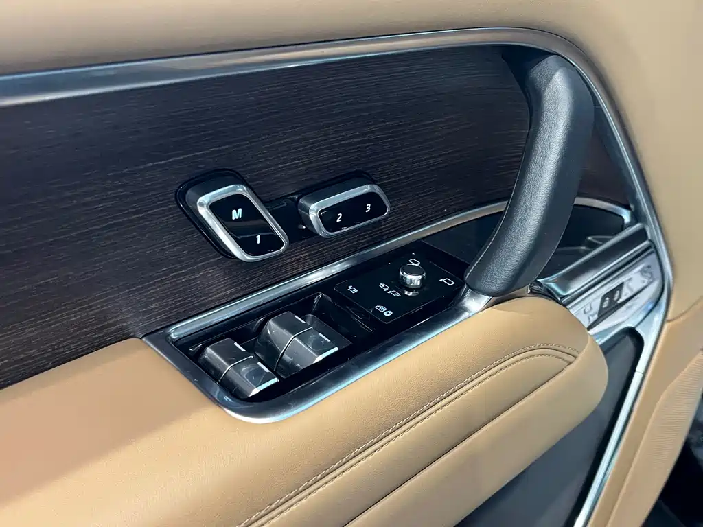 Land Rover Range Rover — миниатюра 5