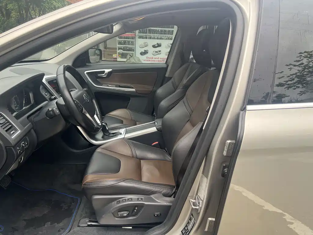 Volvo XC60 — миниатюра 9