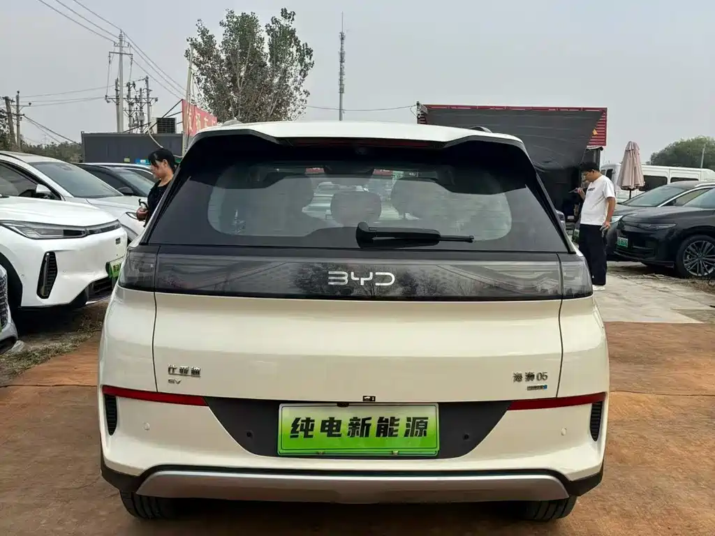 BYD Sealion 05 EV — миниатюра 8