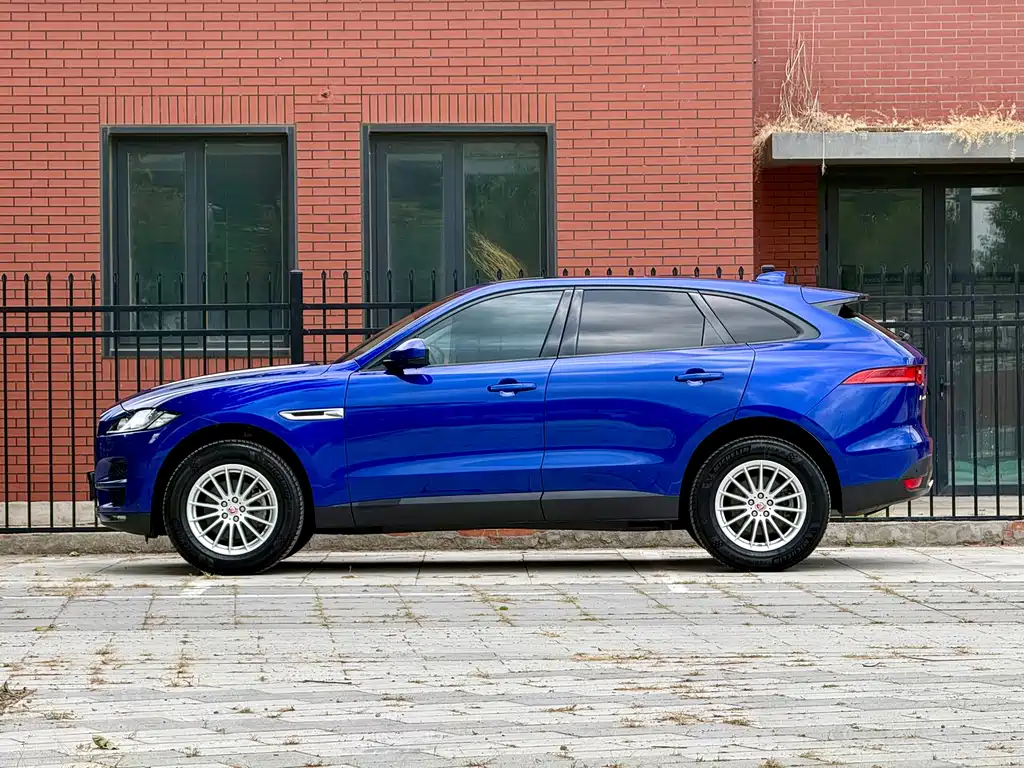 Jaguar F-PACE 2.0T 4WD Urban Premium Edition, фото 4