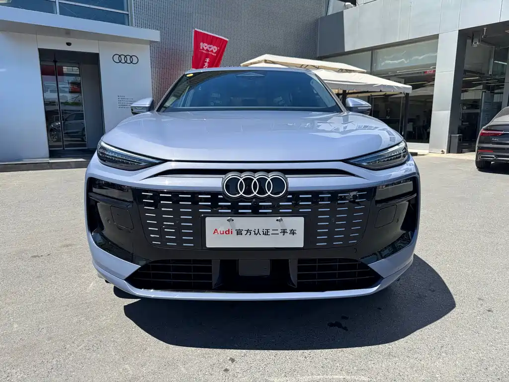 Audi Q6L e-tron