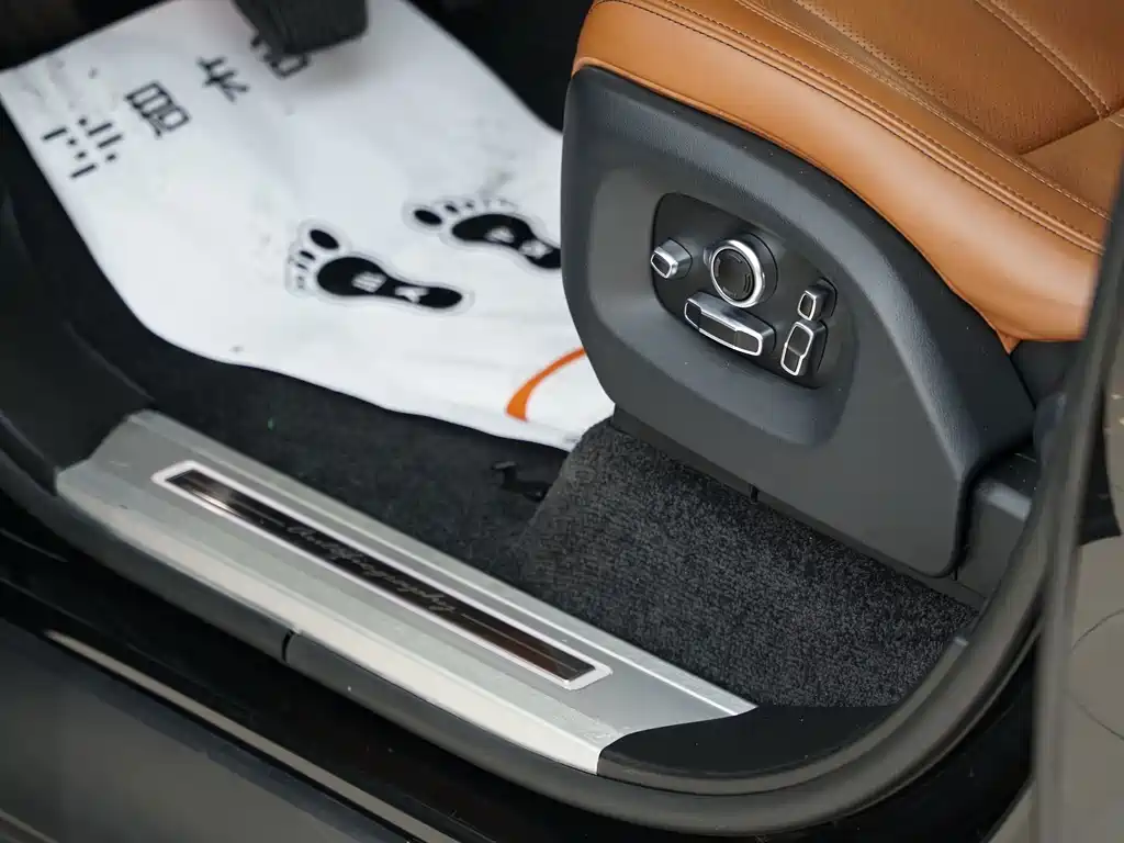 Land Rover Range Rover — миниатюра 16