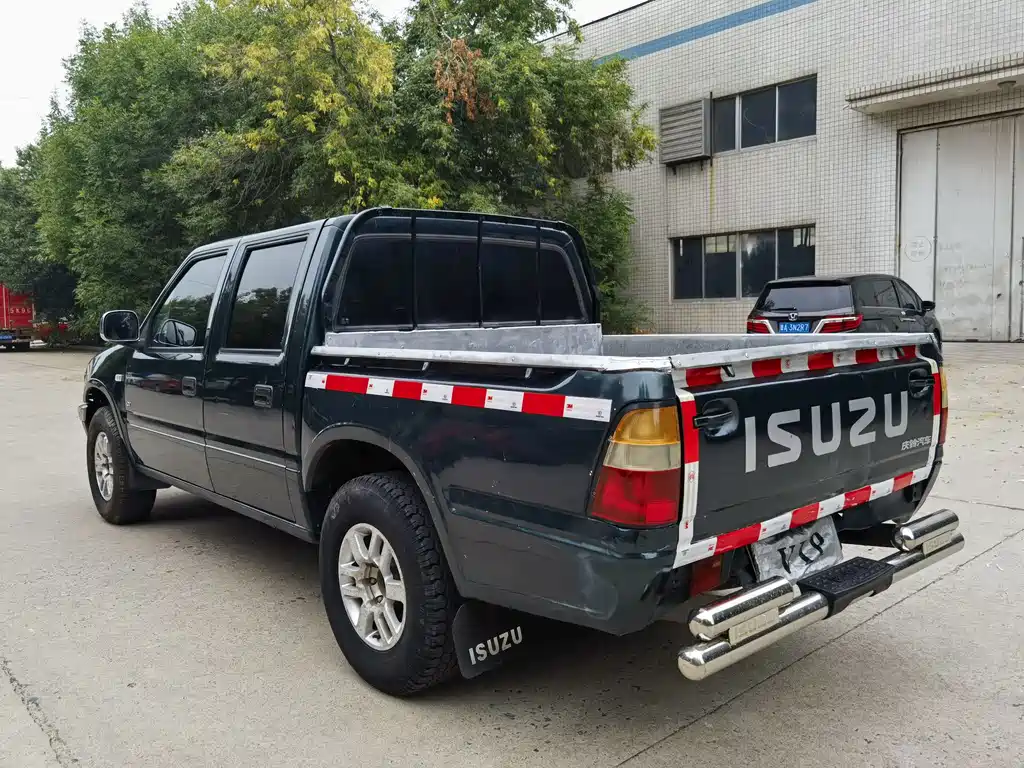 Isuzu Pickup — миниатюра 8