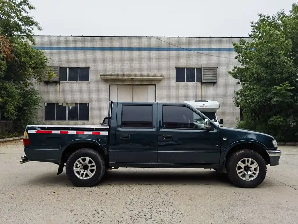 Isuzu Pickup — миниатюра 4