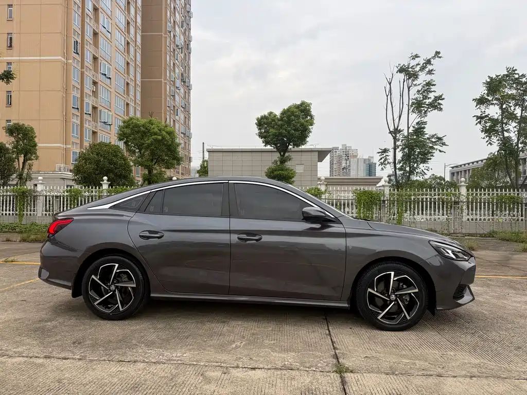 MG MG5 — миниатюра 4