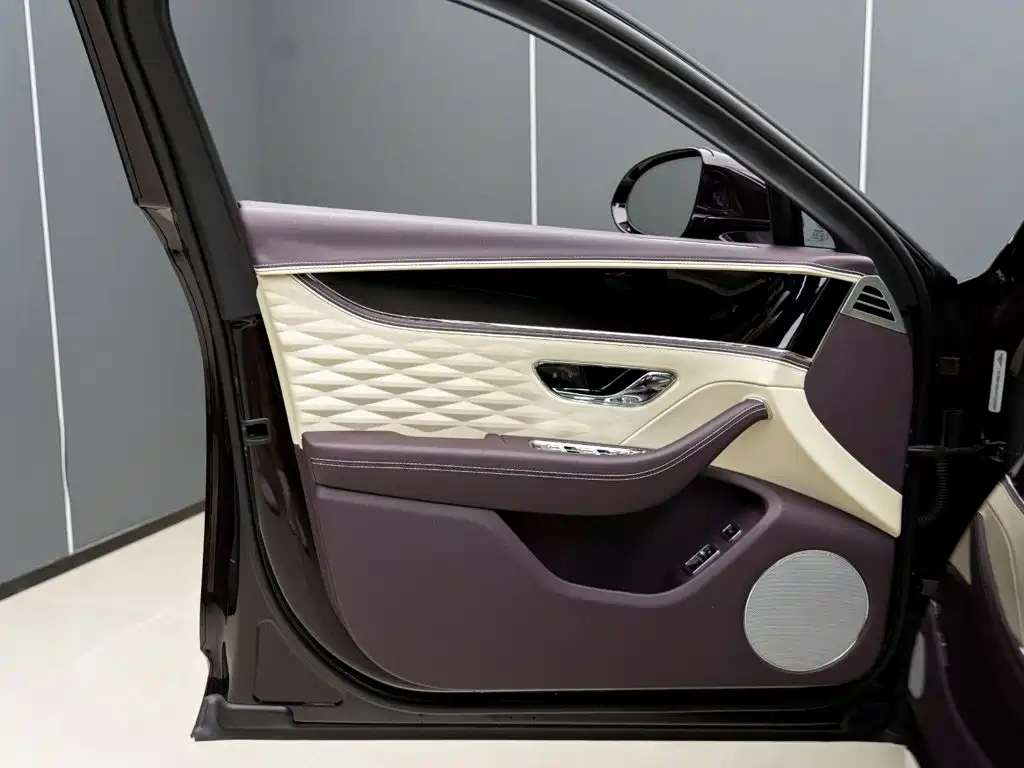 Bentley Flying Spur — миниатюра 8