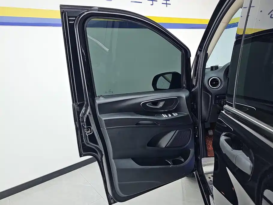 Mercedes-Benz Vito — миниатюра 7