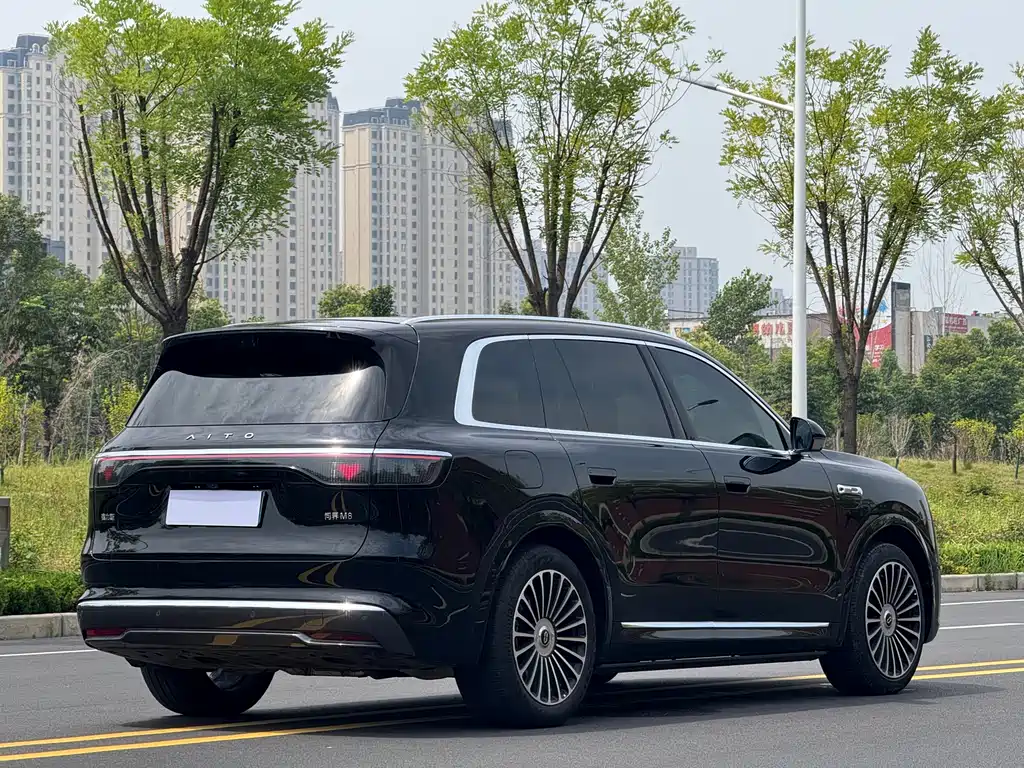 Aito M8 2025 Max+ 53.4kWh 5 мест (192 ）