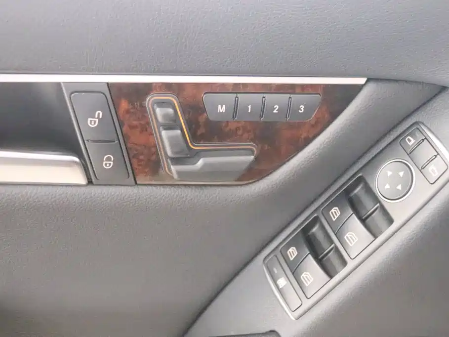 Mercedes-Benz C-Class — миниатюра 11