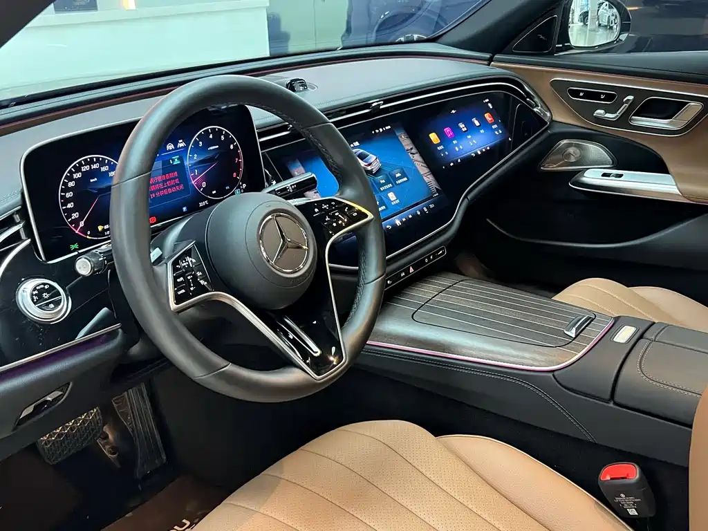 Mercedes-Benz E-Class — миниатюра 8