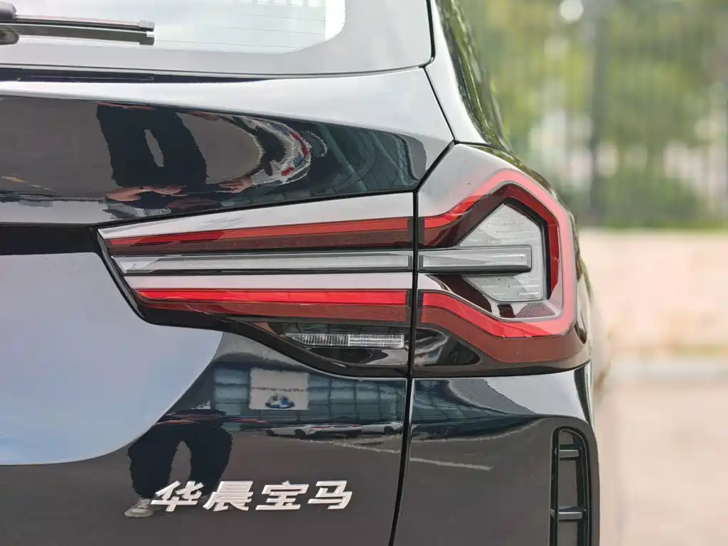 BMW iX3 — миниатюра 10