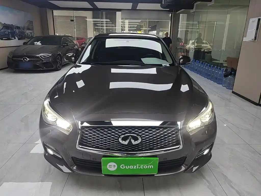 Infiniti Q50L 2016 2.0T