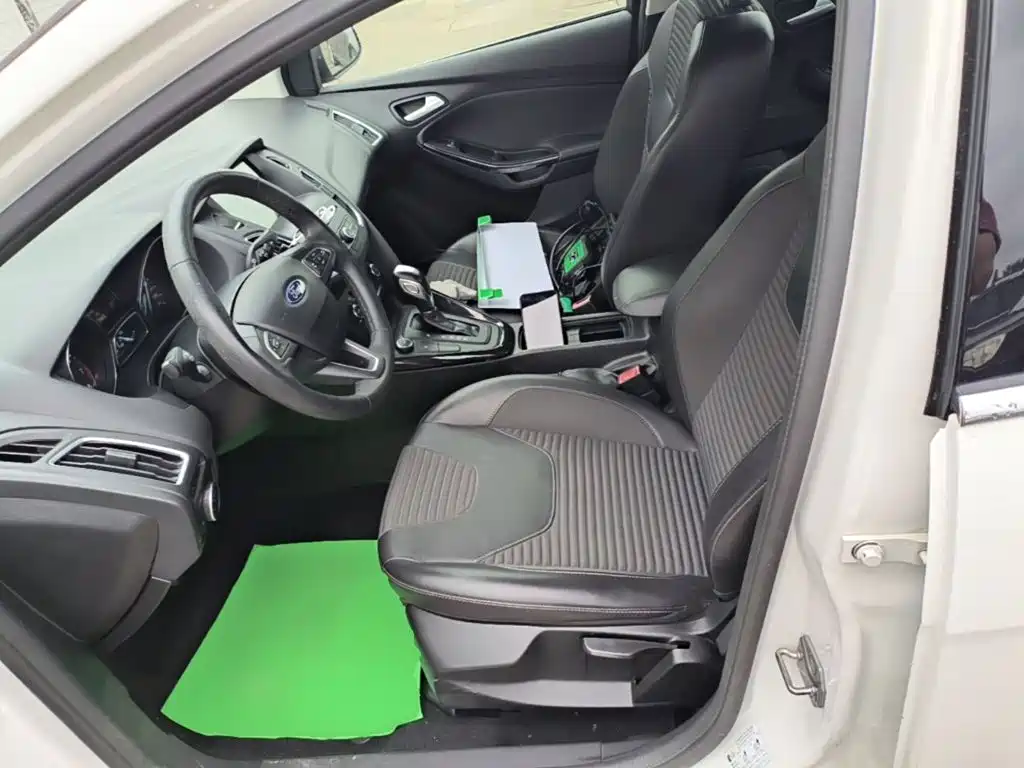 Ford Focus — миниатюра 15