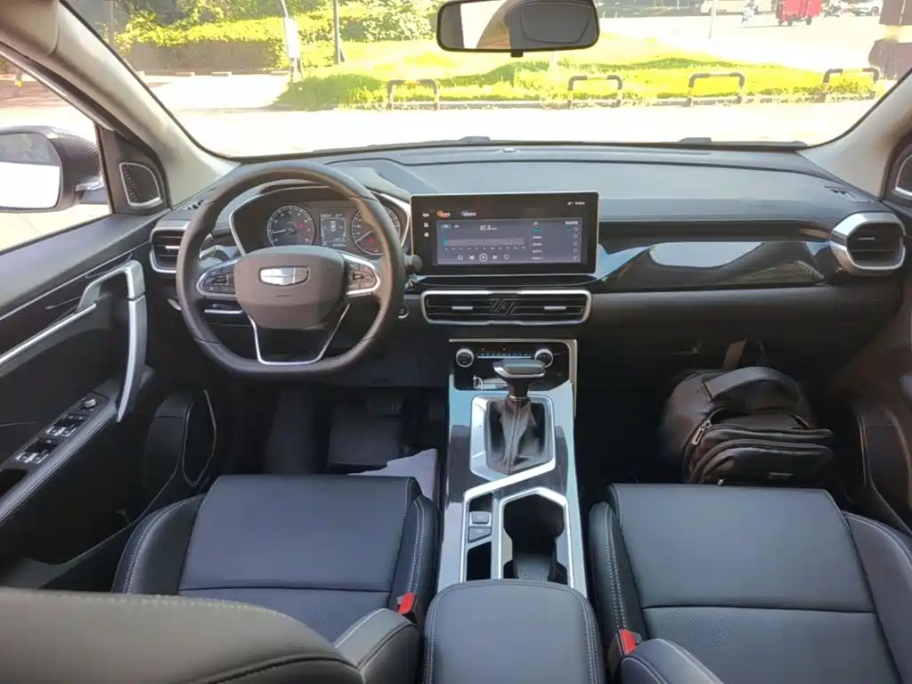 Geely Binyue — миниатюра 10