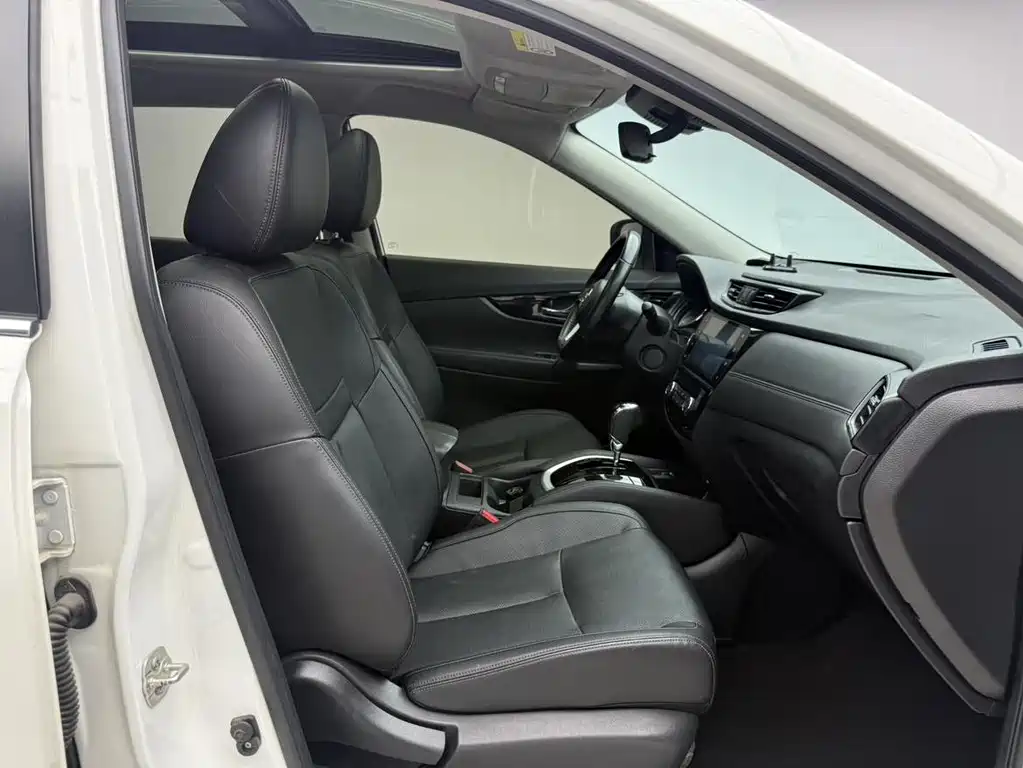 Nissan X-Trail — миниатюра 7
