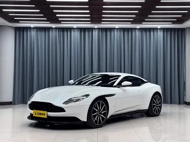 Aston Martin DB11