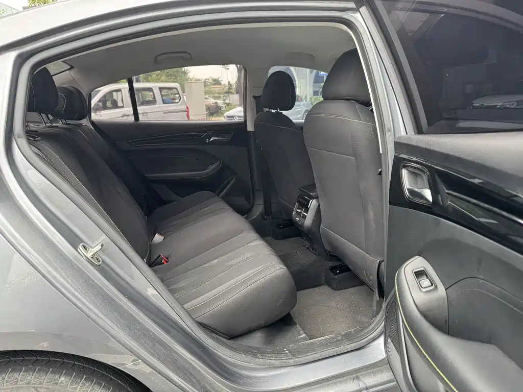 Roewe i5 — миниатюра 9