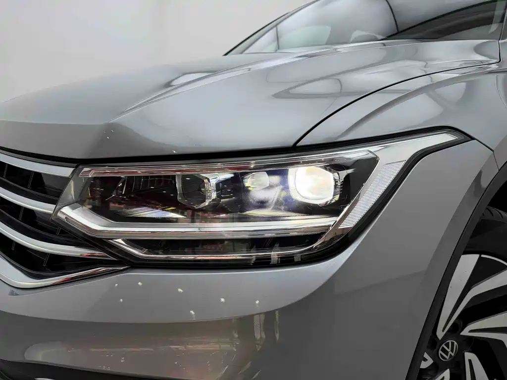 Volkswagen Tiguan L L 2022 330TSI AT Smart
