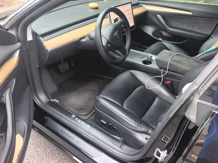 Tesla Model 3 — миниатюра 9