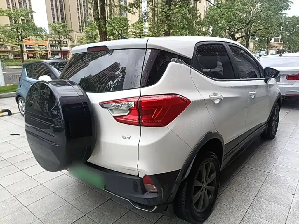 BYD Yuan EV — миниатюра 7